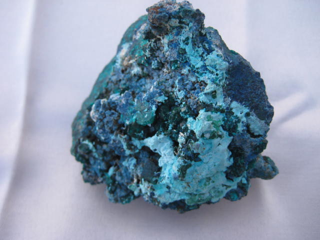 Dioptase can help relieve mental stress 2241